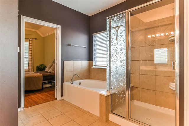 2889 Flower Creek Lane, Dickinson, TX 77539