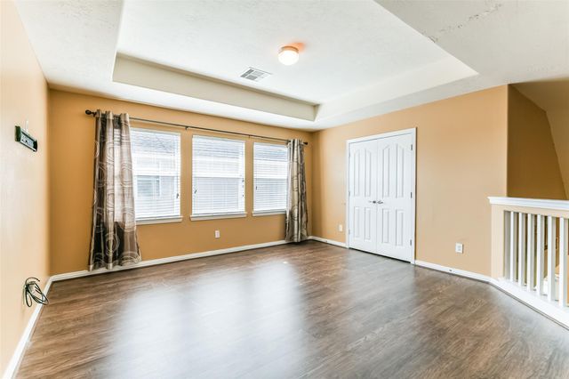 2889 Flower Creek Lane, Dickinson, TX 77539