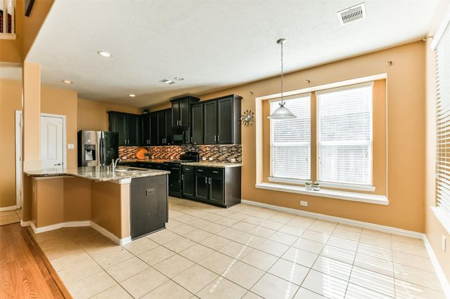 2889 Flower Creek Lane, Dickinson, TX 77539