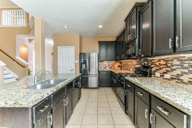 2889 Flower Creek Lane, Dickinson, TX 77539