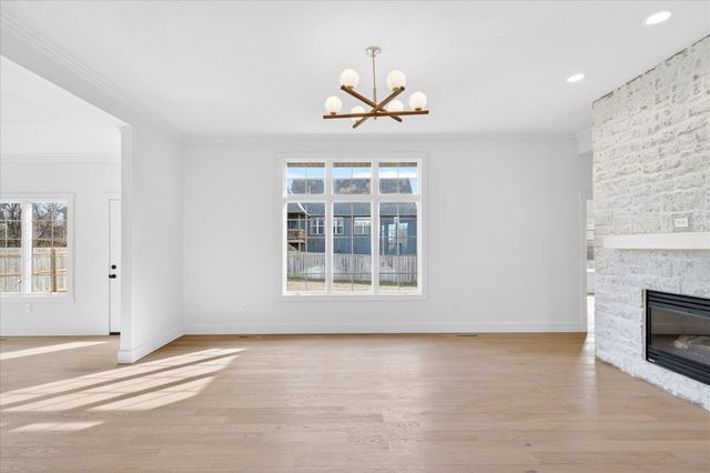 930 E Canterbury Street, Springfield, MO 65810