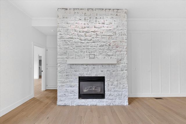 930 E Canterbury Street, Springfield, MO 65810