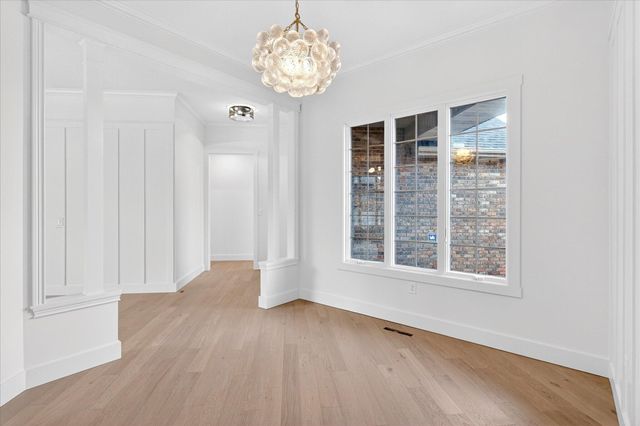 930 E Canterbury Street, Springfield, MO 65810