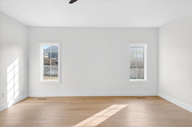 930 E Canterbury Street, Springfield, MO 65810