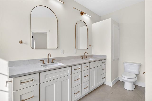 930 E Canterbury Street, Springfield, MO 65810