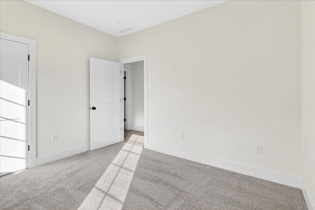 930 E Canterbury Street, Springfield, MO 65810