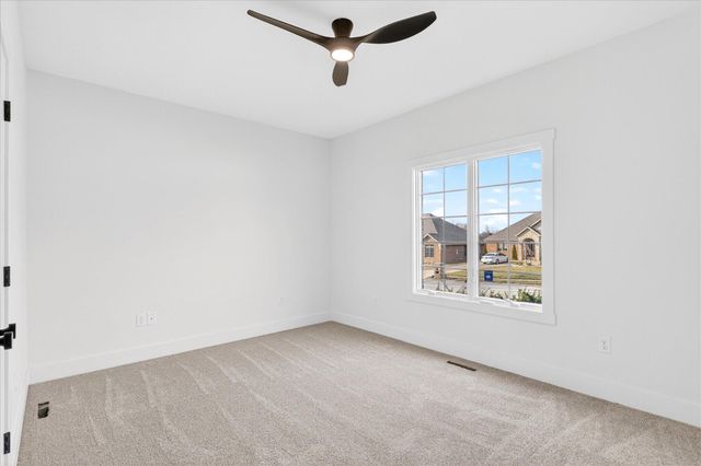 930 E Canterbury Street, Springfield, MO 65810