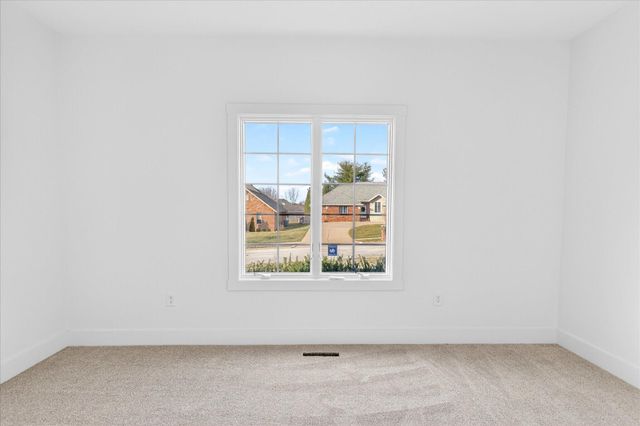 930 E Canterbury Street, Springfield, MO 65810