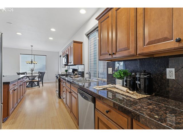 2502 Nw PARNELL Ter, Portland, OR 97229