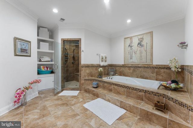 627 WALKER RD, Great Falls, VA 22066