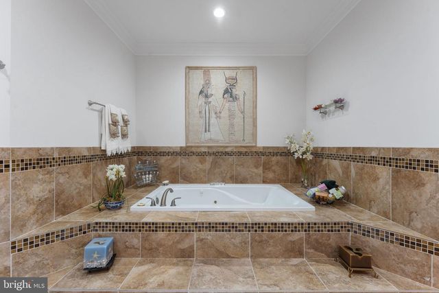 627 WALKER RD, Great Falls, VA 22066