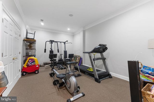 627 WALKER RD, Great Falls, VA 22066