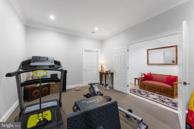 627 WALKER RD, Great Falls, VA 22066