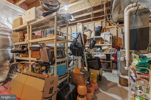 627 WALKER RD, Great Falls, VA 22066