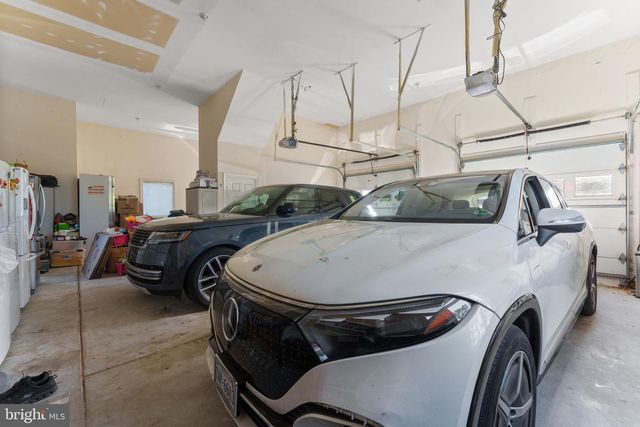 627 WALKER RD, Great Falls, VA 22066