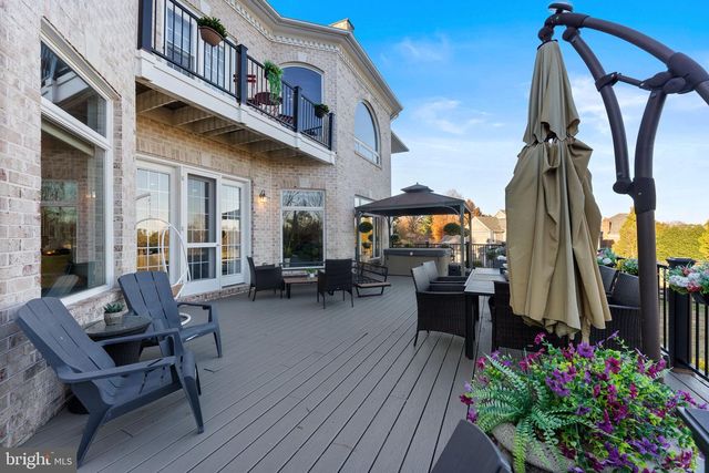 627 WALKER RD, Great Falls, VA 22066