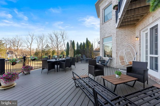 627 WALKER RD, Great Falls, VA 22066