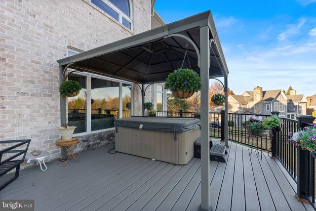 627 WALKER RD, Great Falls, VA 22066