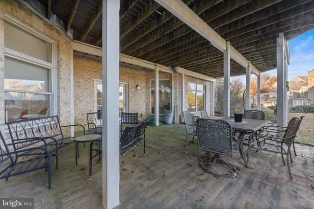 627 WALKER RD, Great Falls, VA 22066