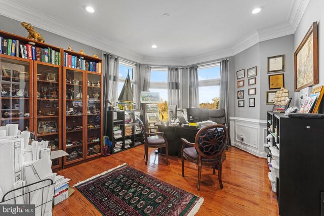 627 WALKER RD, Great Falls, VA 22066