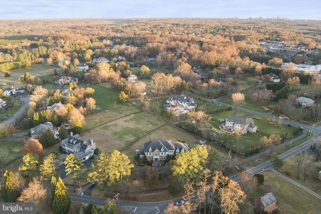 627 WALKER RD, Great Falls, VA 22066