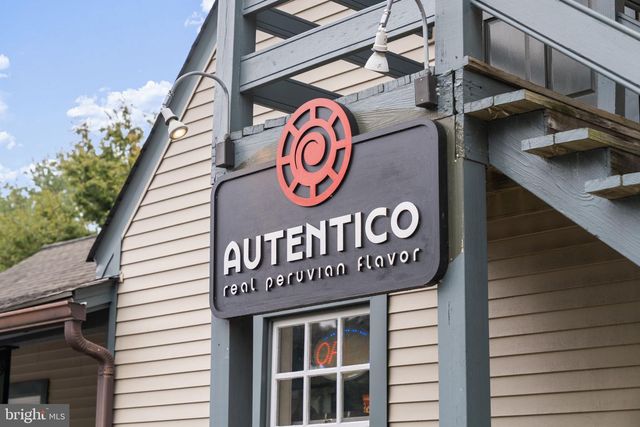 627 WALKER RD, Great Falls, VA 22066