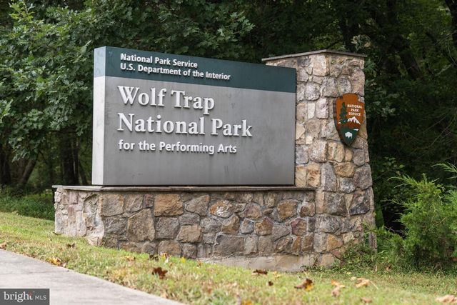 627 WALKER RD, Great Falls, VA 22066