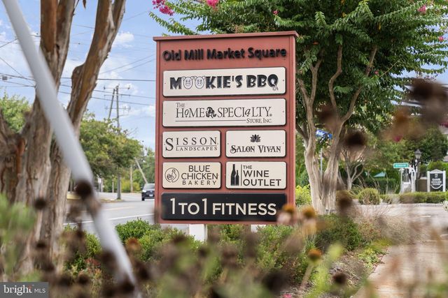 627 WALKER RD, Great Falls, VA 22066