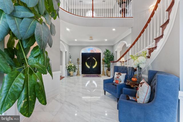 627 WALKER RD, Great Falls, VA 22066