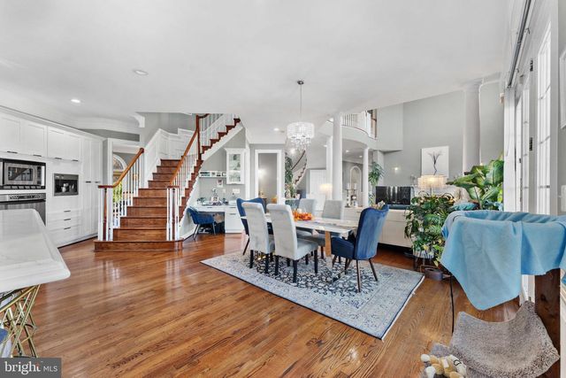 627 WALKER RD, Great Falls, VA 22066