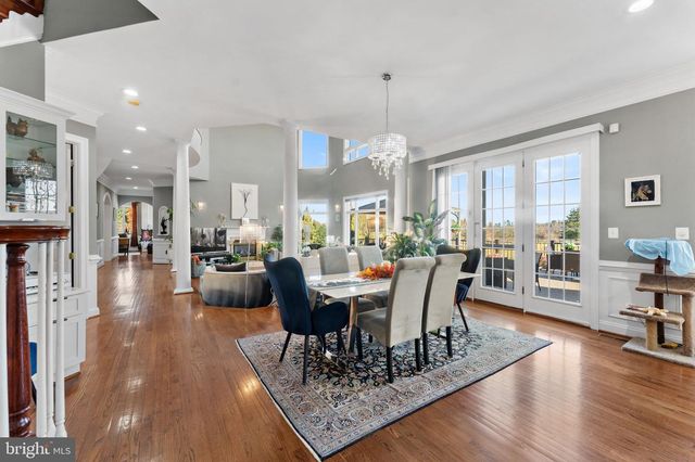 627 WALKER RD, Great Falls, VA 22066