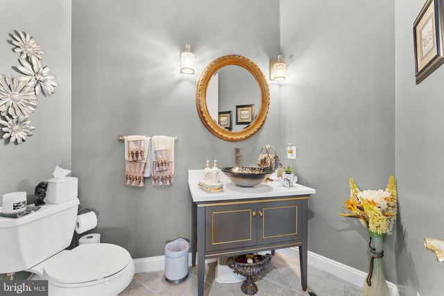 627 WALKER RD, Great Falls, VA 22066