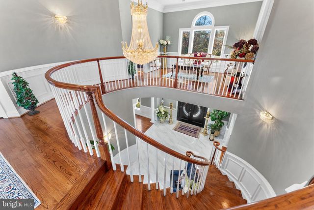 627 WALKER RD, Great Falls, VA 22066