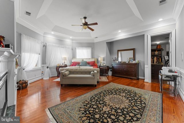 627 WALKER RD, Great Falls, VA 22066