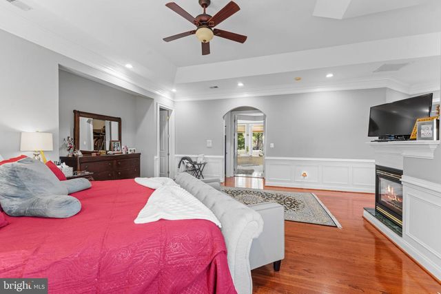 627 WALKER RD, Great Falls, VA 22066