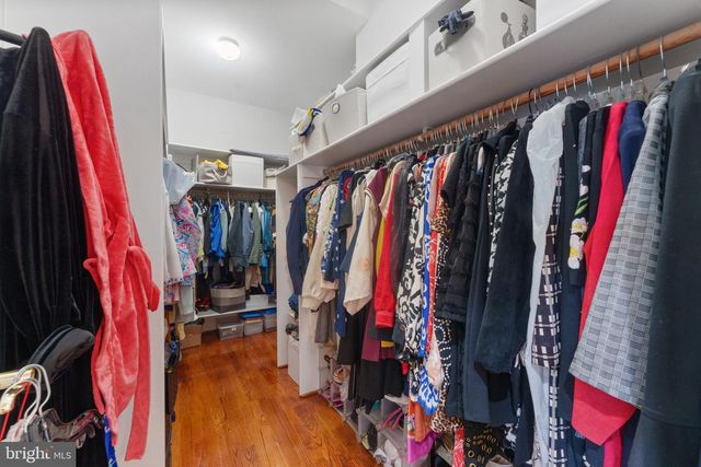 627 WALKER RD, Great Falls, VA 22066