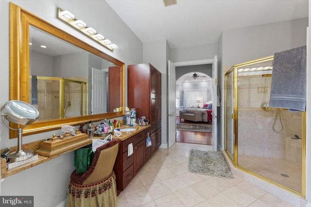 627 WALKER RD, Great Falls, VA 22066