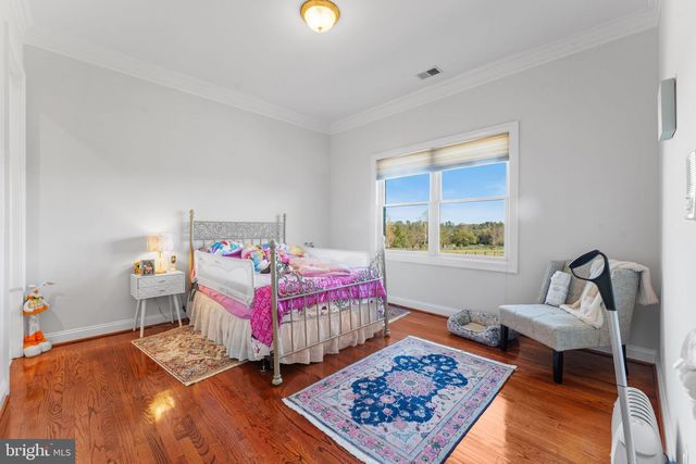 627 WALKER RD, Great Falls, VA 22066