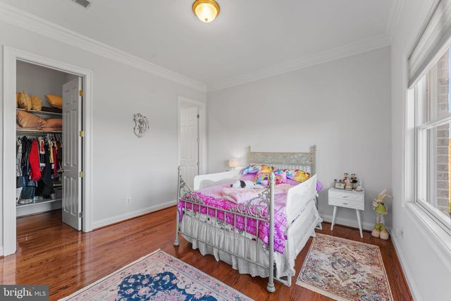 627 WALKER RD, Great Falls, VA 22066