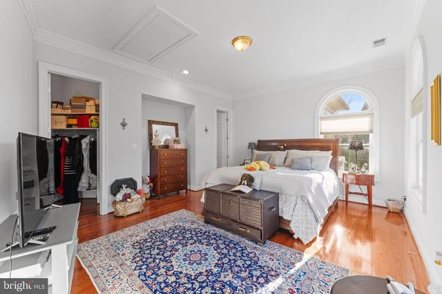 627 WALKER RD, Great Falls, VA 22066