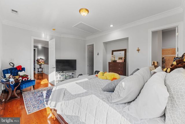 627 WALKER RD, Great Falls, VA 22066