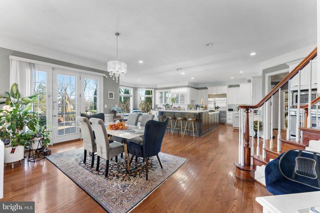 627 WALKER RD, Great Falls, VA 22066