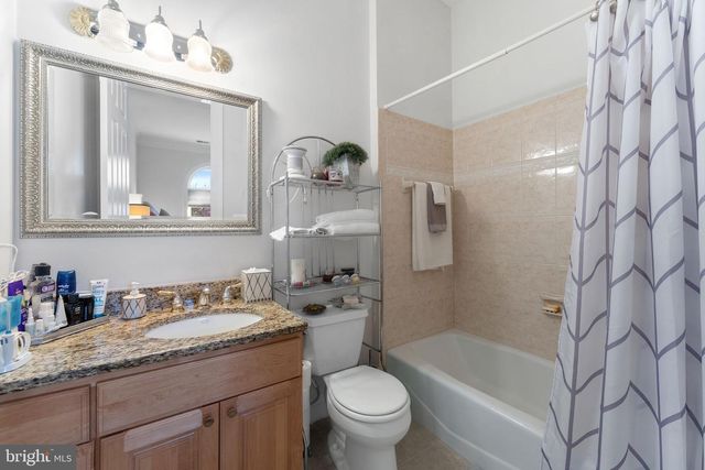 627 WALKER RD, Great Falls, VA 22066