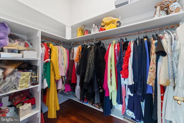 627 WALKER RD, Great Falls, VA 22066