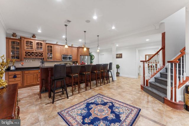 627 WALKER RD, Great Falls, VA 22066