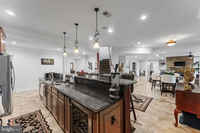 627 WALKER RD, Great Falls, VA 22066