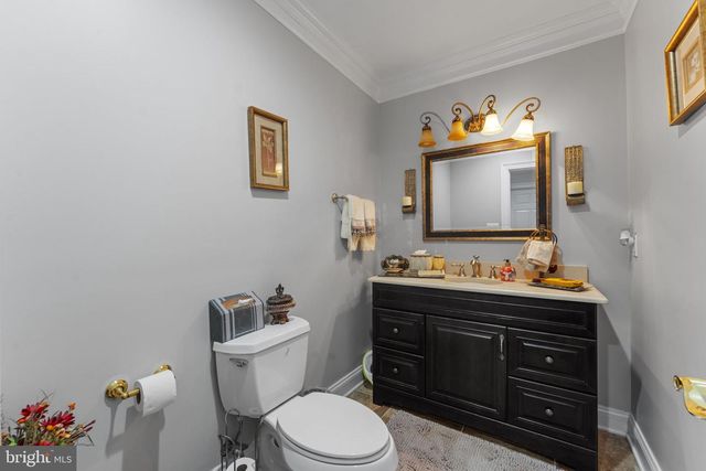 627 WALKER RD, Great Falls, VA 22066