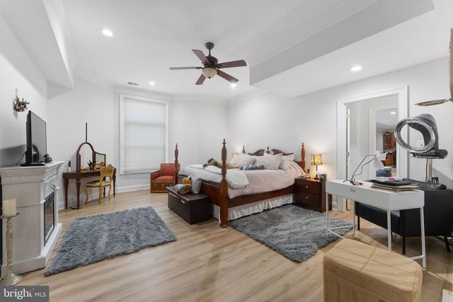 627 WALKER RD, Great Falls, VA 22066