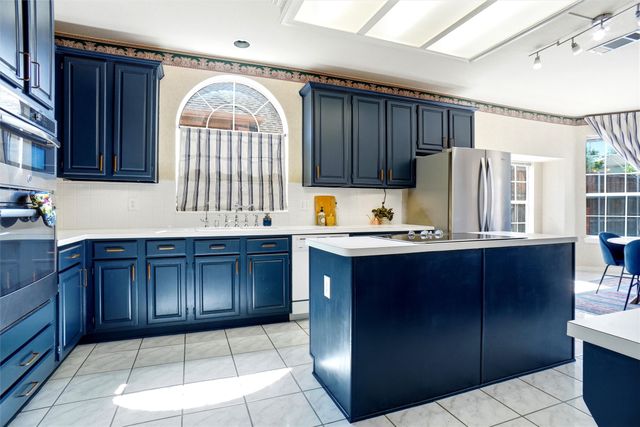1113 Hunters Creek Drive, Carrollton, TX 75007