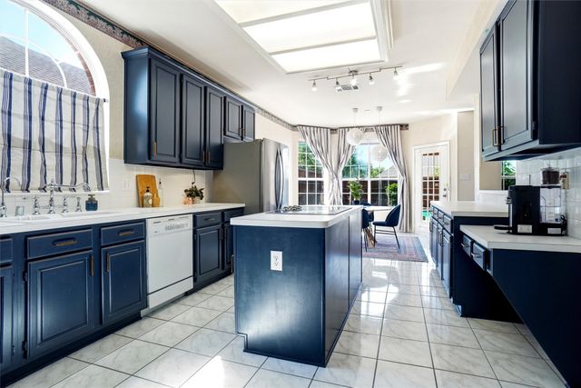 1113 Hunters Creek Drive, Carrollton, TX 75007